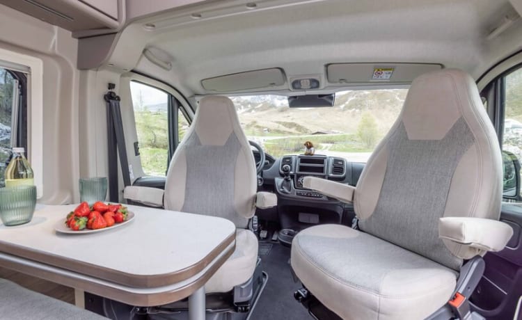 CampChamp – Brand new Campervan from 2024 with Skyloft, air conditioning and much more!