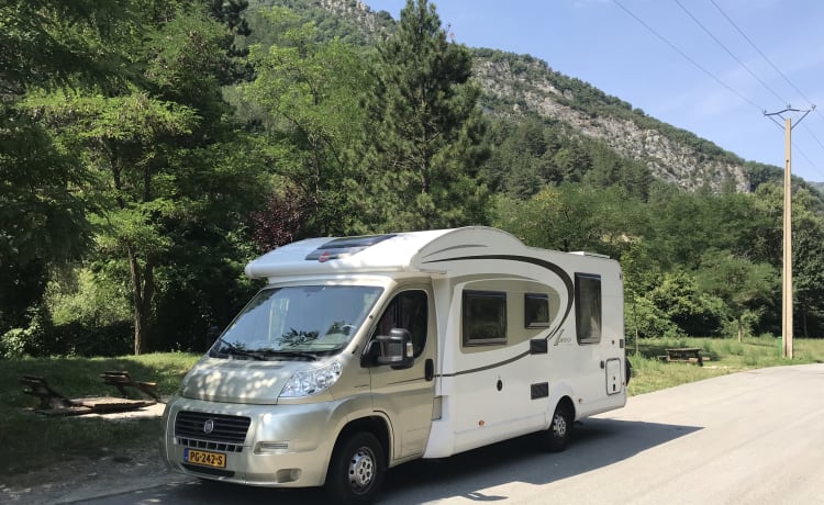 luxurious and complete 4 person Bürster Ixeo