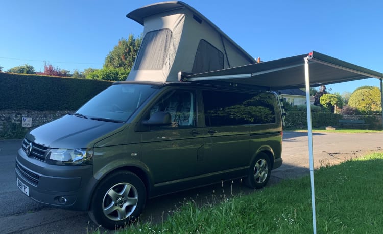 Teddy – Volkswagen 2011 Transporter T5 Camper Van