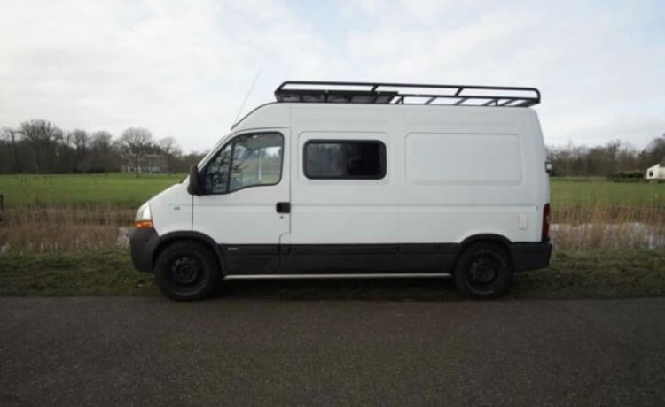 Renault Master self-build offgrid camper van