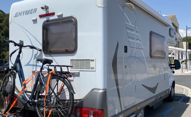 De Comfort Cruiser – Votre propre maison sur roues ! Camping-car avec alcôve Hymer luxueux, spacieux et fiable