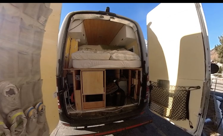 Auto Explorer – 2 berth Automatic Mercedes-Benz Sprinter 