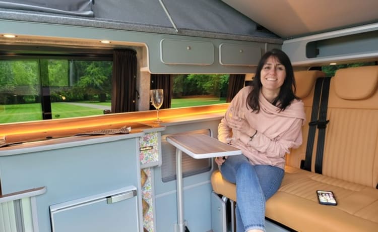 Jeff – 6-persoons Volkswagen campervan uit 2018