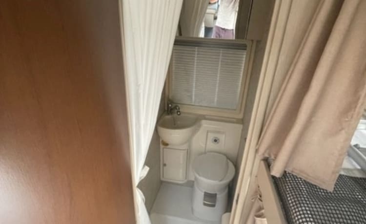 SEAL 50 FAMILY SPECIAL – 6 berth Rimor alcove from 2021