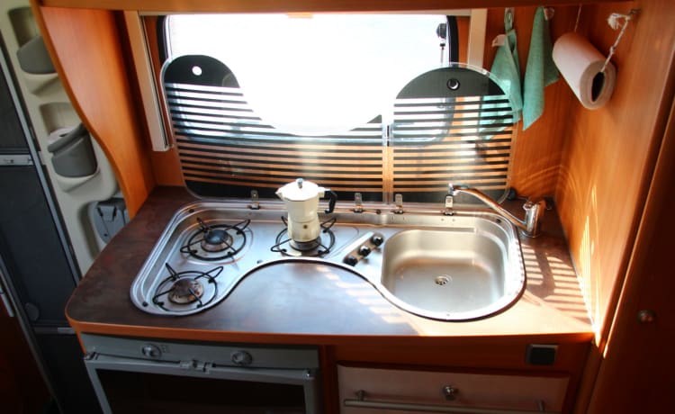 Genesis – Very cozy family motorhome