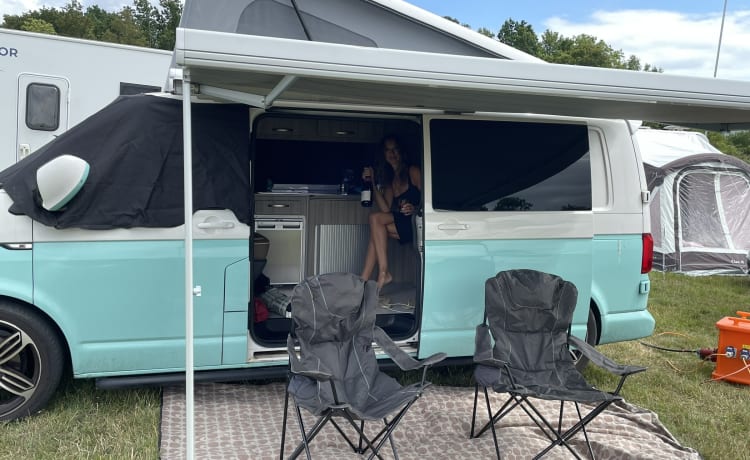 Tallulah – Volkswagen-camper met 4 slaapplaatsen uit 2019, nieuwe conversie