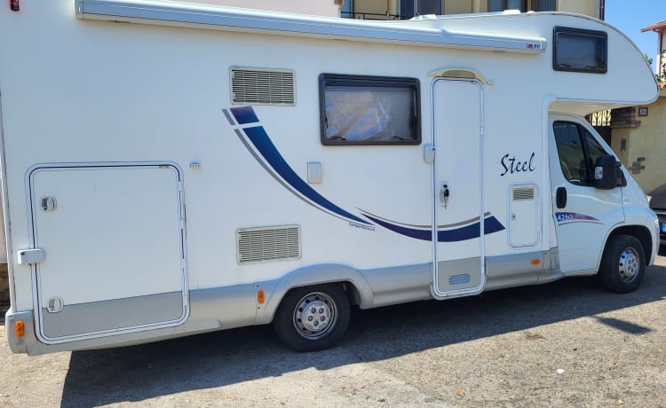 Vincy – SARDAIGNE CAMPER: Location de camping-car 6 lits et 6 voyages