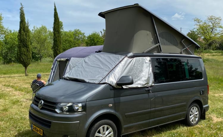 Calibus – 4p Volkswagen California Buscamper uit 2012