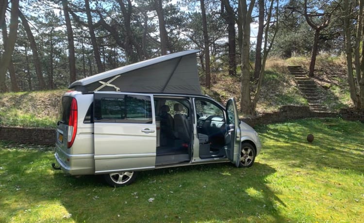 Mercedes-Benz campervan uit 2007