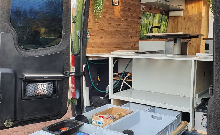 CHALO – Self-built camper with great attention to detail