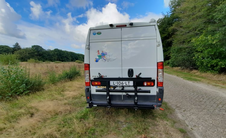 Take Five! – Compact yet spacious practical 2 person Peugeot bus camper