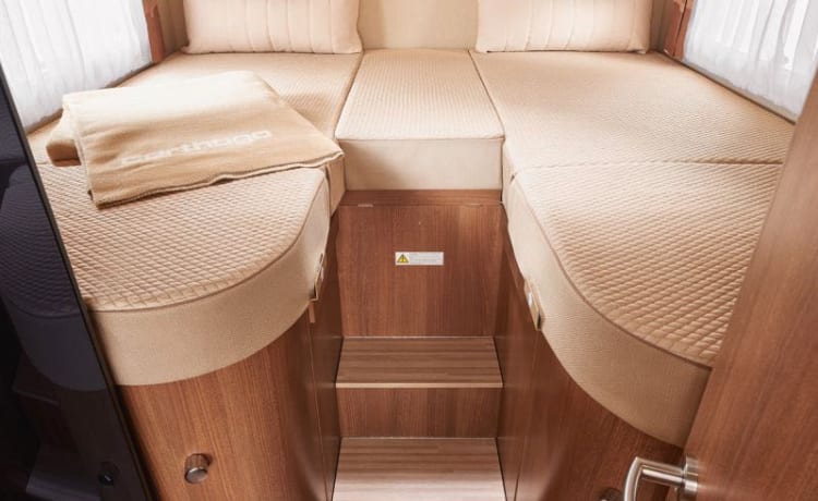 Luxueuze en comfortabele nieuwe Carthago camper