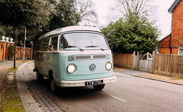 Maeve – Een AUTHENTIEKE klassieke VW-camper uit 1973