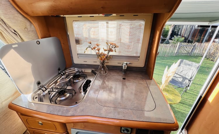 Compleet huisje op wielen! – Rapido Camper 2 person compact and complete!