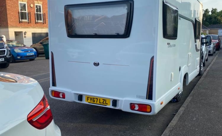 FY67 Boo – 6 berth Peugeot Elddis Evolution 196