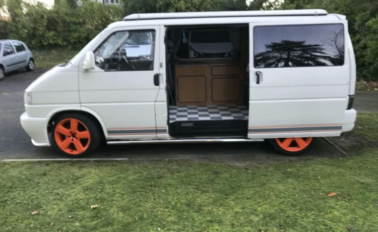 AJAX – A T4 CamperVan with Big Personality