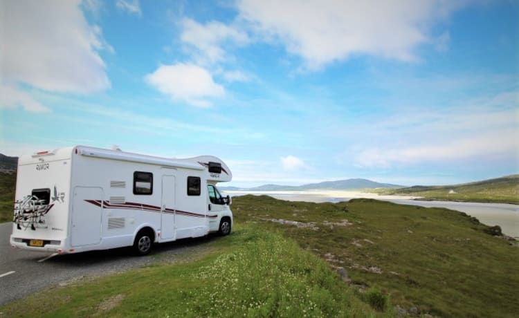 Alba – 6/7 berth motorhome with canopy