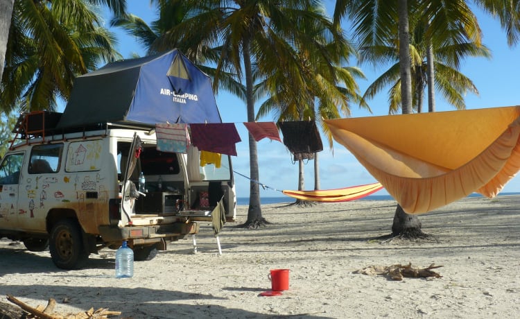 Incrociatore da campeggio unico 4x4 con tenda sul tetto