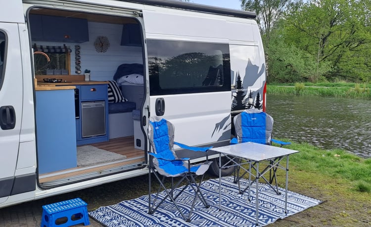 Winston – 2 berth Peugeot Campervan with awning