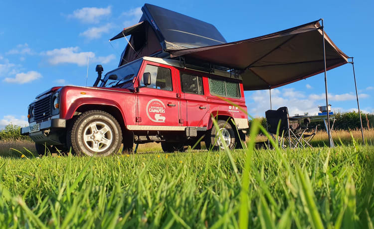 Cherry Belle – Land Rover Camper for Family Adventure