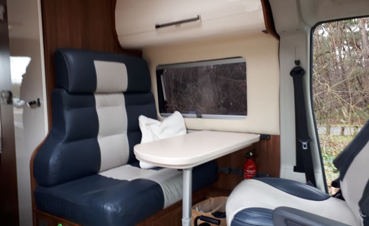 Bus camper with 2 length beds. Automatic 150 hp.