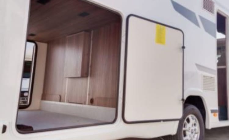 Cocoon 468 – New "2021" 4-person Cocoon 468: the comfort of home, even on the road