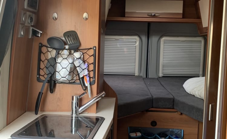 Knaus VanTourer 630 Bus Camper 