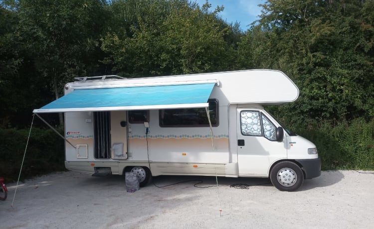 Camping-car familial spacieux et confortable pour 6 personnes 2.8TDI