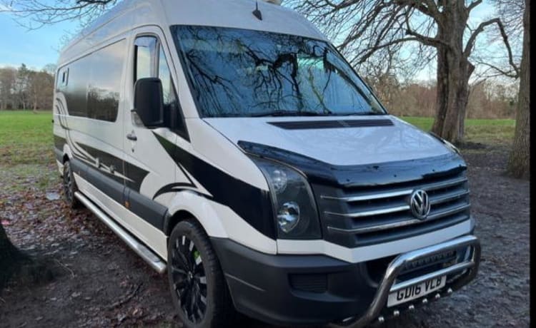 Sheila – Volkswagen Crafter Wohnmobil mit 5 Schlafplätzen (2016)