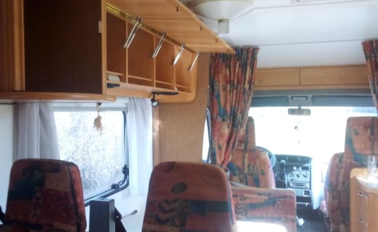 Pompom – 1999 Fiat Ducato Bürstner T600 mit niedrigem Profil