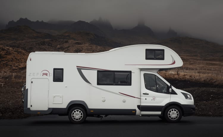 Jura – Jura - Camper di lusso a 5 posti letto