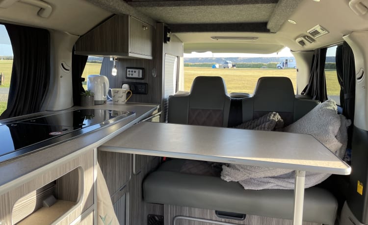 Costa del alphard  – Luxury 4 berth Toyota campervan 