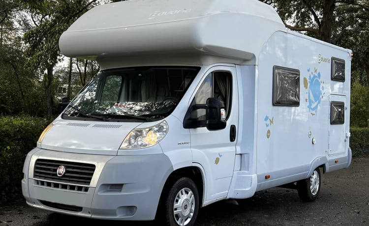 5 persoons Bavaria alkoof camper