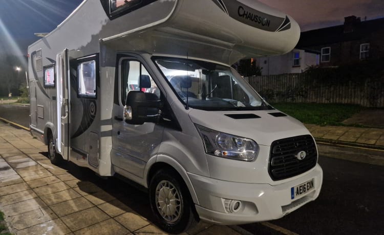 Camper Ford Transit con 7 posti letto