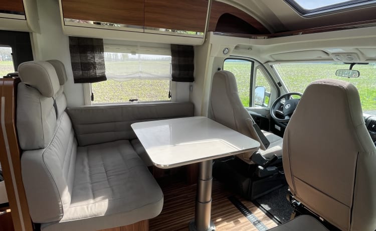 Camper di lusso per 5 persone