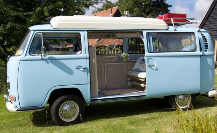 Blue Belle – Integrierter Volkswagen mit 4 Schlafplätzen aus dem Jahr 1971