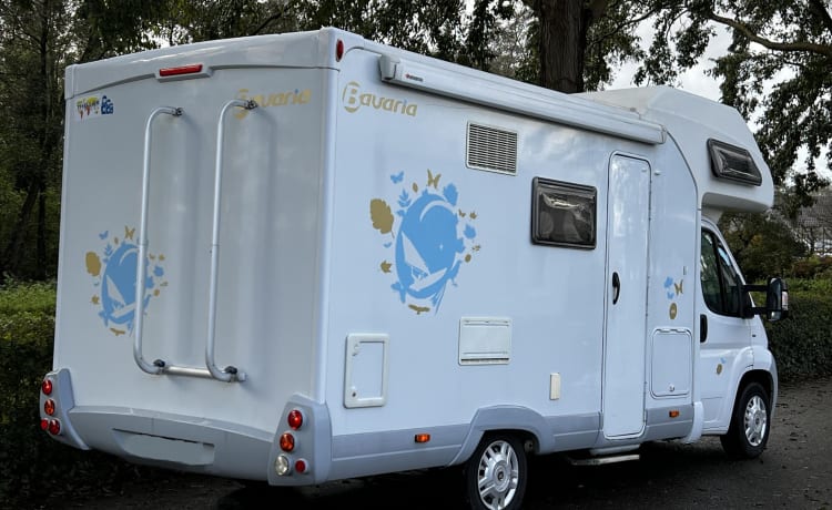 5 persoons Bavaria alkoof camper