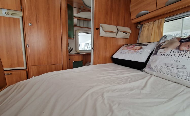 Hymer  – 2p Hymer camper + fietsendrager