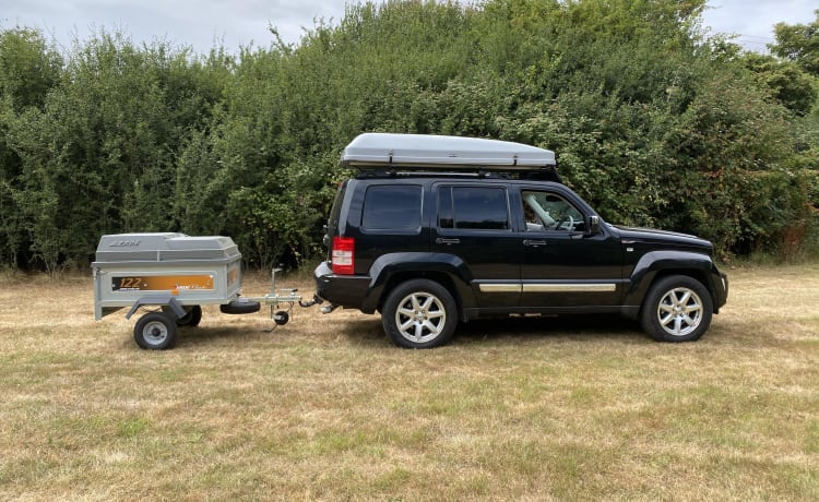 Butch – Butch onze overland off-grid kampeermachine. Verzekering inbegrepen.