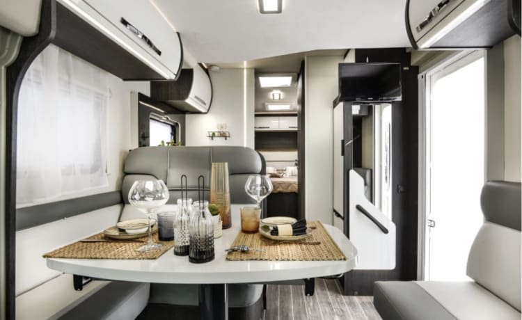 Caroline – Nuovissimo camper 2022 con 5 posti letto