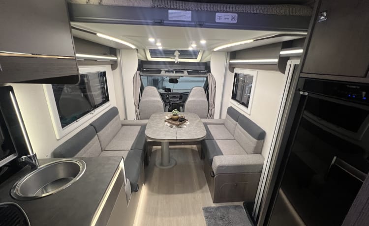 Chausson 720 Titanium - Famillie camper - Volledig uitgerust - Automaat 