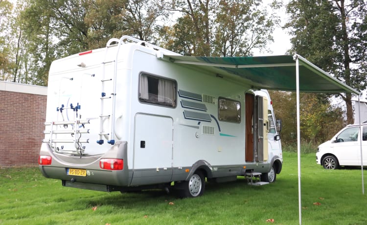 Hymer fiat 230  – 6 pers Hymer integrated uit 2000