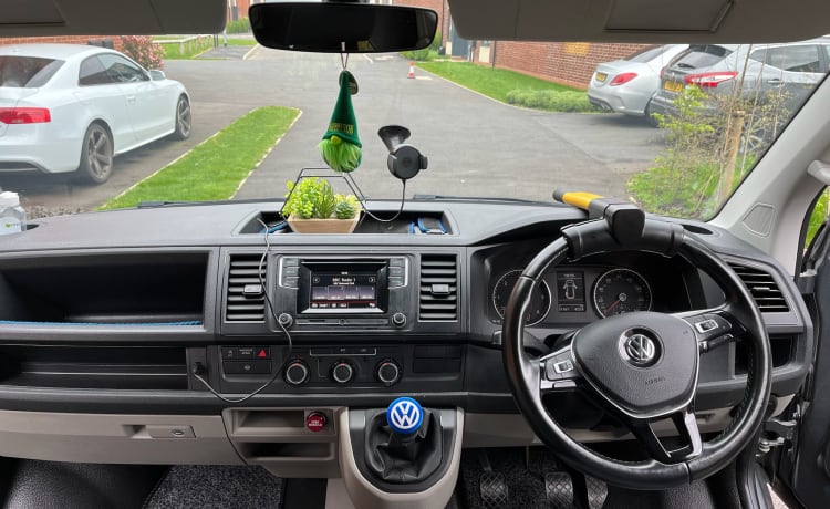 T6 Travis – Volkswagen T6 Transporter-Wohnmobil mit 4 Schlafplätzen, Baujahr 2019