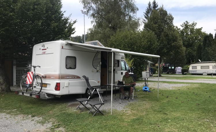 3 persone LMC semintegrale del 2001 per una splendida vacanza