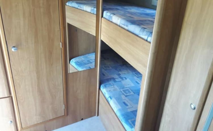 Home on wheels  – Beautiful very spacious family camper Ford Rimor 678 4 persons