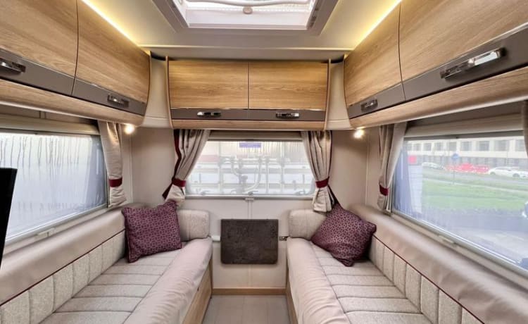 Majestic – Il nostro camper per famiglie Eldiss con 6 posti letto - a pieno carico