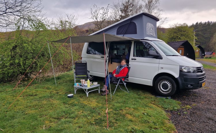 Volkswagen T5 camper (zelf gebouwd) voor 2 personen