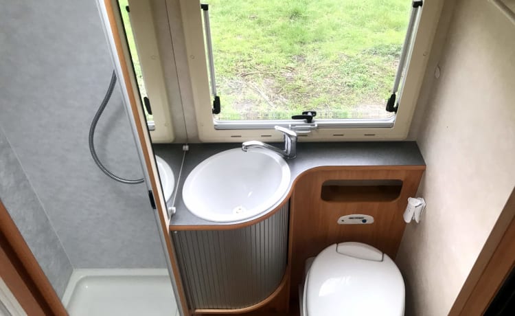 Bob – Ruime, gezellige camper met airco+navigatie voor gezin