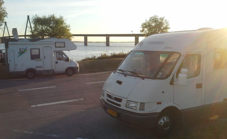 Freedom – Unieke camper met originele indeling - Mobilvetta Euroyacht 175.