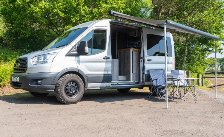 Titan – Wagon d'aventure MWB hautement spécifié